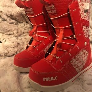 Snowboard boots